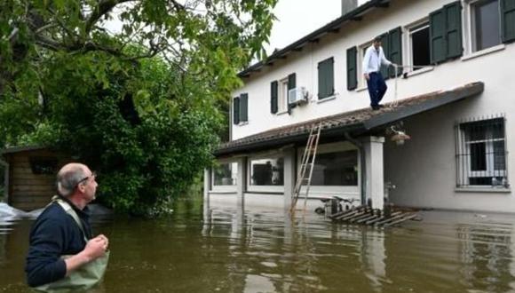 Las inundaciones causaron más de 305 deslizamientos y afectaron más de 500 carreteras en la región. (Foto: AFP)