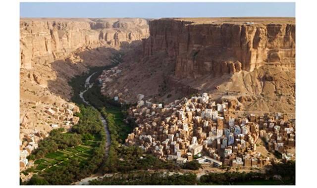 FOTO 21 | Wadi Dawan, Yemen. El último lugar en nuestra lista está actualmente fuera de límites para muchos turistas. El Ministerio de Relaciones Exteriores británico recomienda no viajar a Yemen, donde un grupo de turistas fueron atacados por terroristas