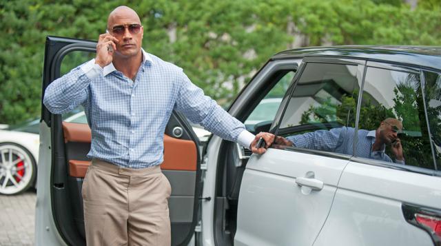 Dwayne Johnson, Ballers (HBO), US$ 400,000 x ep. La ‘Roca’ es la maquinaria del marketing de la actualidad. No cabe duda de que cualquier show que presente a Dwayne Johnson llenará salas de cine y sillones en las casas. HBO lo sabe y está dispuesto a ‘pag