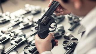 Rospigliosi: Gobierno buscaría restringir el uso de armas de fuego solo en casa o centro de trabajo