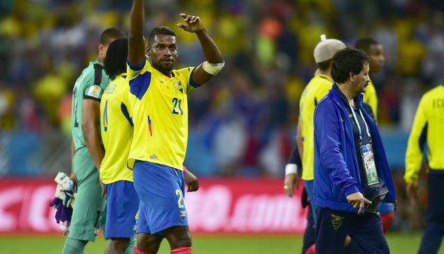 Gabriel Achilier |La defensa ecuatoriana arrancaría por el lado derecho con Achilier, quien juega por el Emelec de Ecuador. Transfermarkt.es estima que su valor en el mercado internacional supera el millón 600 dólares. (AFP)