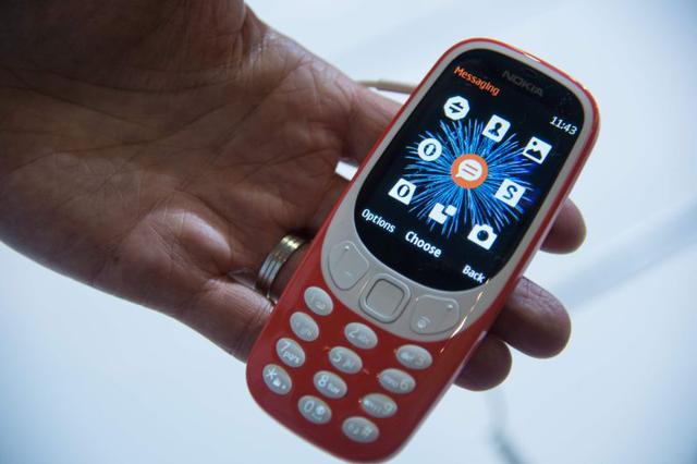 Este es el nuevo modelo "Nokia 3310" de la firma finlandesa HMD global. (Foto: AFP)