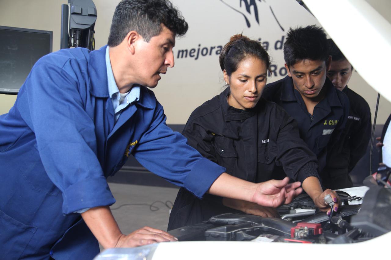 Los institutos seleccionados tienen 22,898 estudiantes. (Foto: Difusión)