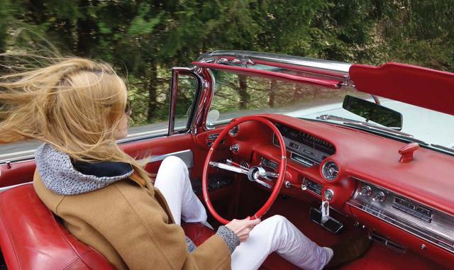 Me encontré en esa situación volviendo de 24 horas de desintoxicación digital. De alguna forma, había convencido a una sala llena de editores de que eso sería una buena idea como forma de explorar usos modernos para autos clásicos. Resulta que la idea tam