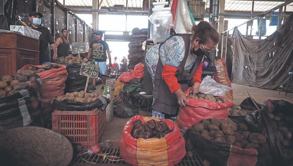 El Mercado Mayorista N° 2 de Frutas registró el ingreso de 2,732 toneladas de productos frutícolas, provenientes de diferentes puntos del país. (Foto: Britanie Arroyo)