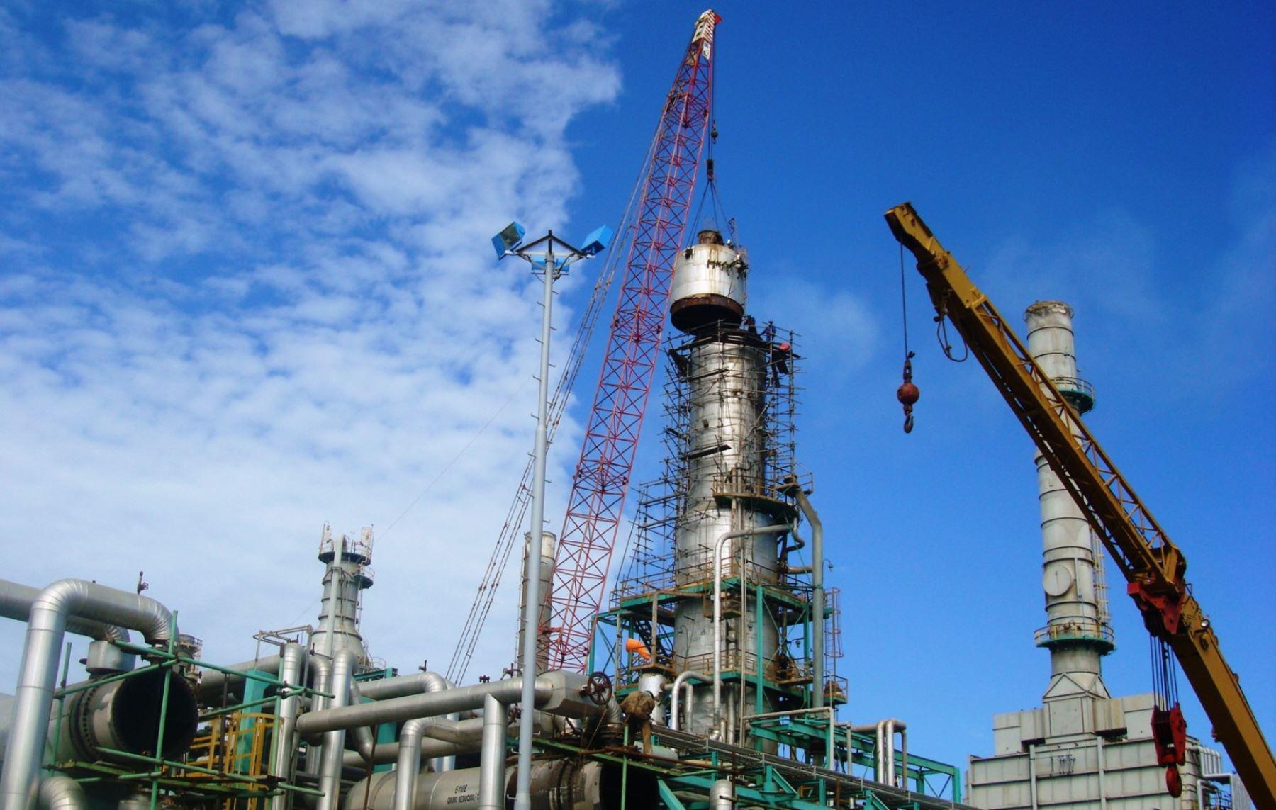 Un megaproyecto se clasifica como aquel proyecto que supera los US$ 1,000 millones y que es mayor a tres años. La Refinería terminaría recién a inicios del 2021, y no a mediados del 2019 como inicialmente se proyectaba (Foto: Andina).