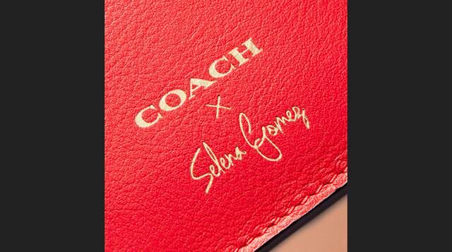 FOTO 3 | La linea de Coach x Selena Gomez incluye bolsos, llaveros y otros artículos personales. (Foto: Megaricos)