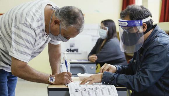 El magistrado explicó que debido a la pandemia por el COVID-19 el número de fiscalizadores será más del doble de anteriores procesos electorales. (Foto: Andina)
