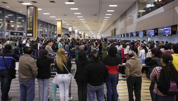 Retraso y cancelaciones de vuelos en aeropuerto Jorge Chávez provocó nuevamente malestar entre los pasajeros. (USI)