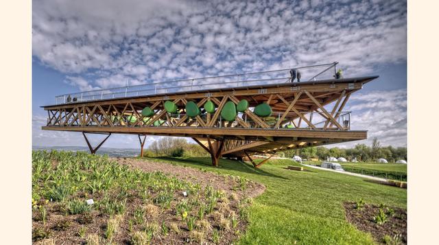 BELVEDERE, COBLENZA (ALEMANIA). Fue construido para la bienal alemana de horticultura (Bundesgartenschau) celebrada en Coblenza en 2011 (que atrajo a 3.6 millones de visitantes). Se ha convertido en un icono de la ciudad. Su estructura triangular, creada 
