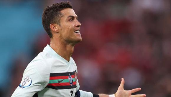 Cristiano Ronaldo prefiere agua antes que Coca-Cola. (Foto: AFP)