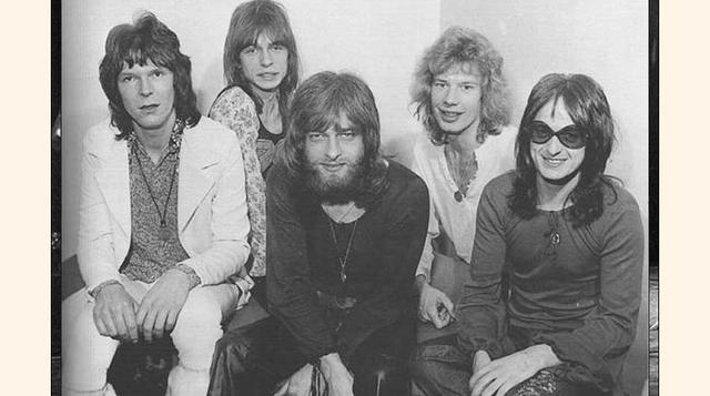 Ahora, como nuevo miembro del Hall de la Fama del Rock and Roll, la banda liderada por Steve Howe se embarcará como un tripulante espacial en el viaje más frágil del mundo.