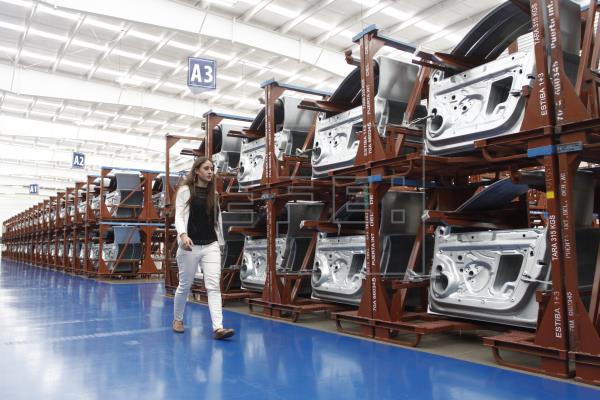 Producción de vehículos en México. (Foto: EFE)