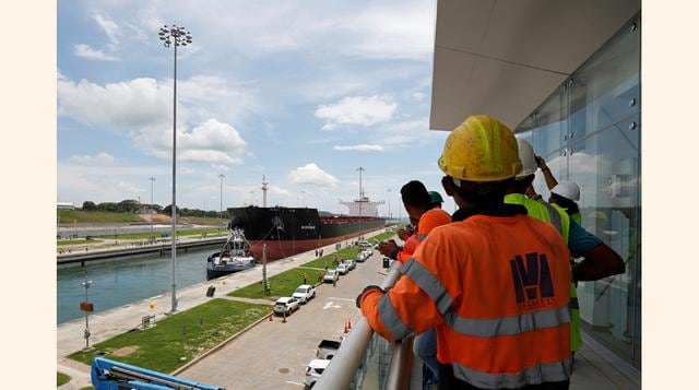 Las pruebas se realizaron ante la expectativa de las autoridades del canal, los representantes del consorcio responsable de la construcción de las esclusas y de cientos de obreros que trabajaron en la ampliación y que fueron a presenciar el examen crucial