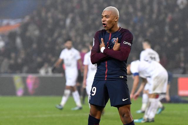 FOTO 2 | Kylian Mbappé, del Mónaco al París Saint Germain (cesión de un año con opción de compra obligatoria) por 180 millones de euros en junio de 2018. (Foto: afp)