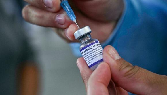 La EMA hablará con los centros de investigación de vacunas sobre la eficacia de los fármacos contra la variante mu. (Foto: AFP)
