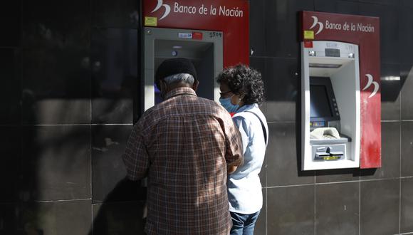 Los clientes que tengan tarjetas de débito vencidas entre enero y febrero de 2020 podrán reemplazarlas sin costo alguno en cualquier agencia del Banco de la Nación. (Foto: Diana Marcelo / GEC)