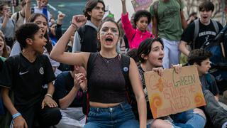 Los jóvenes de EE.UU. creen que pueden salvar el mundo y ser ricos