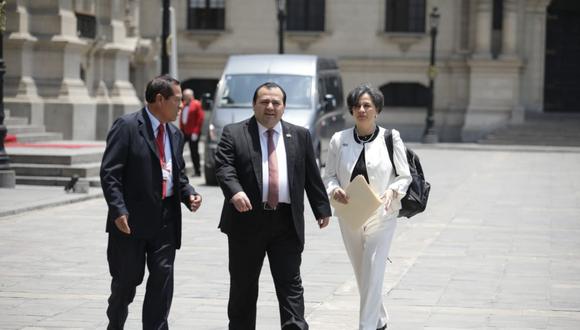 Stuardo Ralón, vicepresidente de la CIDH y relator para el Perú, se retira de Palacio de Gobierno luego de terminar la reunión con la Presidente Dina Boluarte. (Fotos Britanie Arroyo. / @photo.gec)