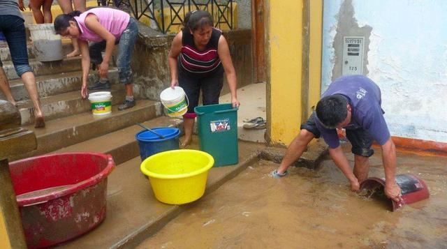 Damnificados por los estragos de los huaicos provocados por el desborde del río Huaycoloro. (Foto: Andina)
