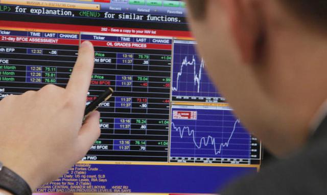 4.	Ayuda a dar cumplimiento a las leyes y normas aplicables: a través del análisis y establecimiento de controles para dar cumplimiento a la regulación externa, así como a los códigos, políticas y normas internas.