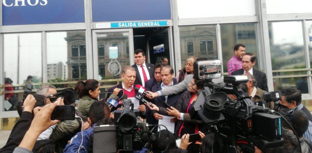 Marco Arana se dirigió al Ministerio Público para formalizar su denuncia contra Mercedes Aráoz y otros. (Foto: GEC)