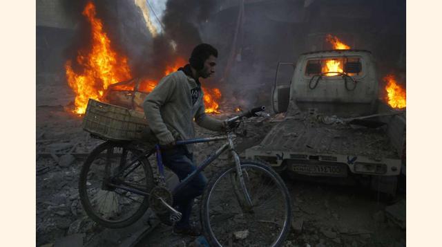 8. Bombardeo al este de Damasco – Sameer Al-Doumy/AFP. (foto:msn).