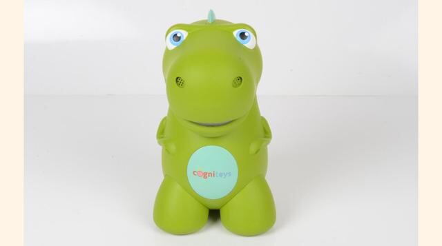 Aquí le presentamos al CogniToys Dino. Este pequeño dinosaurio de plástico de la startup Elemental Path con sede en Nueva York, tiene una voz parecida a la del maestro Yoda de Star Wars. El juguete utiliza el reconocimiento de voz y capacidades cognitivas