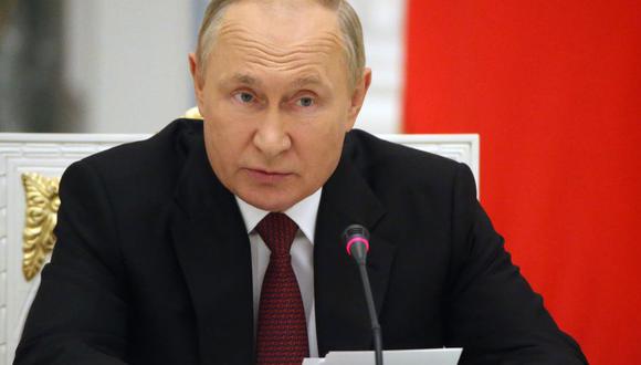 “Cuando la integridad territorial de nuestro país se vea amenazada, sin duda utilizaremos todos los medios a nuestro alcance para proteger a Rusia y a nuestro pueblo. Esto no es un bluf”, dijo Putin.