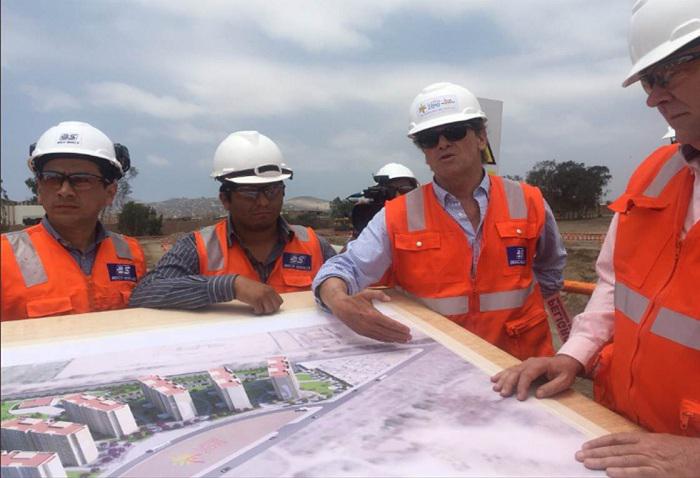 El presidente de la Copal, Carlos Neuhaus, informó sobre la ejecución de avance de obras a un grupo de congresistas. (Foto:  Difusión)