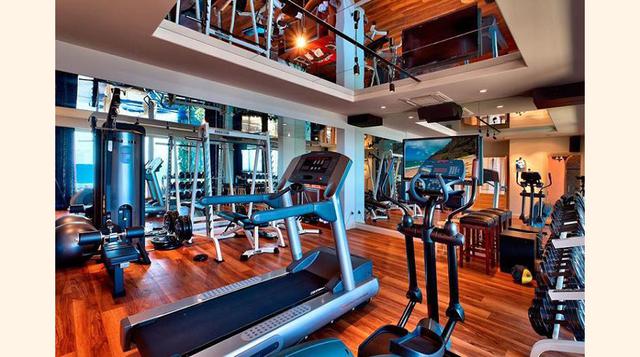 Cuenta con cocina gourmet, conexión inalámbrica a Internet, barbacoa, comedor con vista al mar y un gimnasio con baño completo.(Foto: Megaricos)