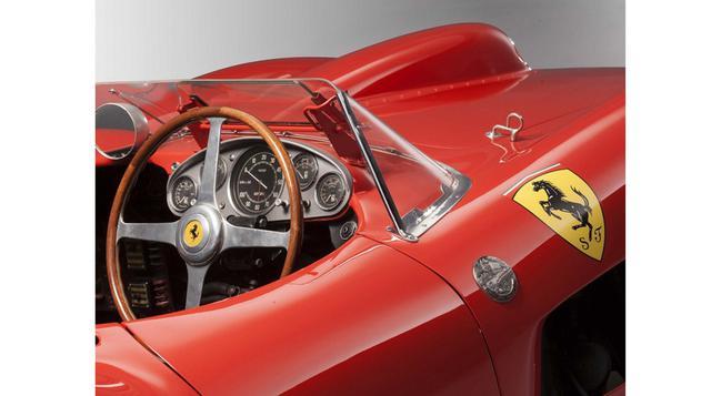 Si bien no se sabe el motivo de Bardinon para poner en venta este autos, el Ferrari 335 S Spider Scaglietti 1957 podría romper unos cuantos récords durante la subasta que se llevará a cabo los días 5 y 6 de febrero, en un evento organizado por Artcurial M