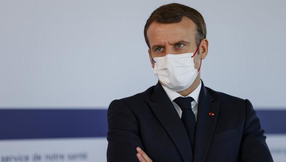 El presidente de Francia fue sometido a test PCR “en cuanto aparecieron los primeros síntomas” y permanecerá “aislado siete días”. (Foto: THOMAS SAMSON / POOL / AFP)