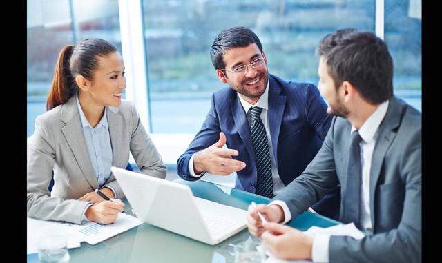 Foto 2 | Conozca nuevas personas. Expanda su red. Cuantas más personas conozca, mayores serán las oportunidades disponibles. Una red pequeña y fuerte es genial. Una gran red con vínculos débiles es aún mejor. Los conocidos proporcionan puentes a otras redes y áreas de nueva información. Las conexiones débiles pueden crear oportunidades que de no existir serían desconocidas para usted.