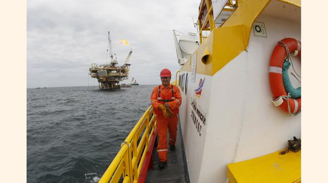 Personal realiza un viaje de alrededor de 30 minutos en barco para llegar a la plataforma del Z-1.