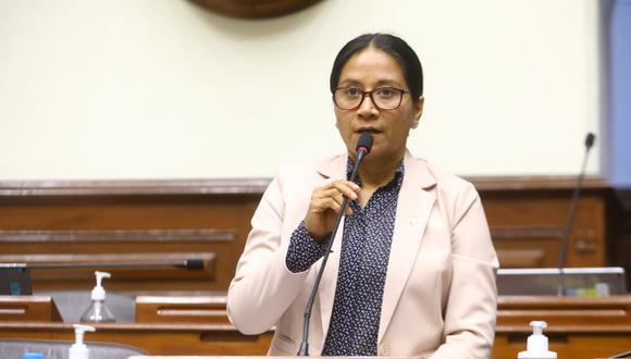 La parlamentaria de APP  Rosío Torres cobraría  cupos a su personal con ayuda de de su sobrino, según informó “Punto Final”. Foto: Congreso.