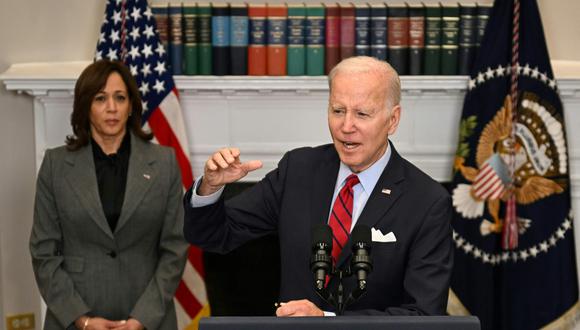 El presidente de los EE.UU., Joe Biden, con la vicepresidenta de los EE.UU., Kamala Harris, habla sobre la seguridad y el cumplimiento de la frontera. (Jim WATSON / AFP)