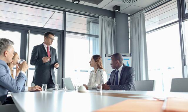 Fotos 4 | 4. Separar los ámbitos de la intervención de la familia en el negocio. Propiedad, gobierno y gestión. La sucesión se puede dar en cualquiera de estos 3 ámbitos. Separarlos ayuda a planificar la sucesión. No necesariamente se debe ejecutar inmedi