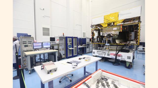 El satélite submétrico adquirido por el gobierno peruano a Francia también se utilizará para la agricultura y la silvicultura. Permitirá fortalecer el sistema de control y vigilancia de las Áreas Naturales Protegidas (ANP) y detectar cualquier tipo de act