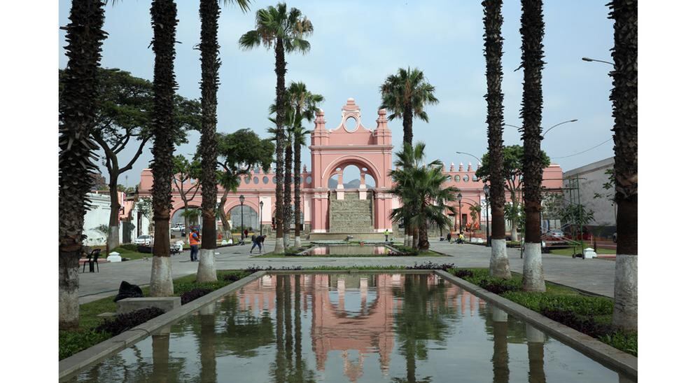 Lima luce remodelada Alameda de Los Descalzos y Paseo de Aguas