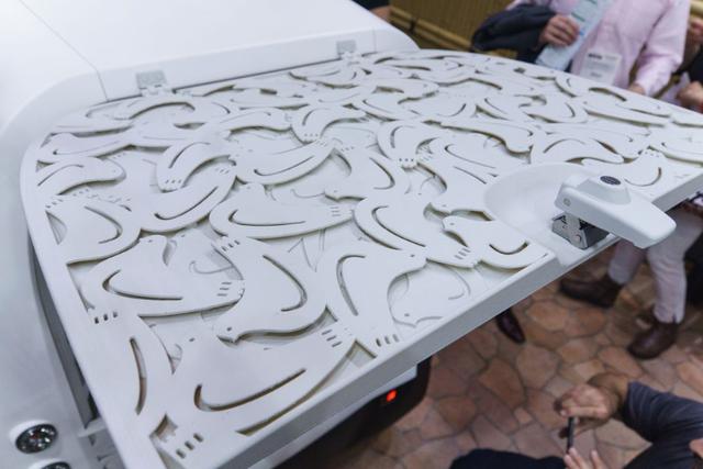 El diseño detallado solo fue posible de producir mediante la impresión en 3D. Sobre todo para la cubierta trasera. (Foto: Tim Stevens/Roadshow)