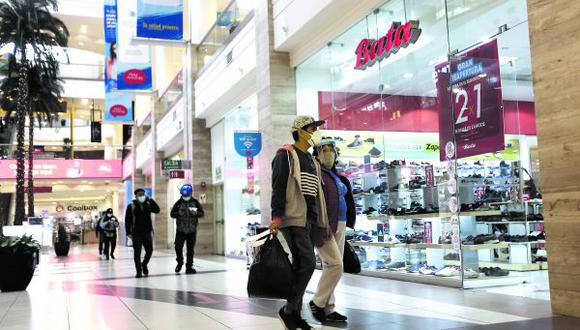Los rubros con mayor cierre de tiendas en los centros comerciales fueron los de zapatos de vestir, ropa y juguetes, afirmó la Asociación de Empresarios y Locatarios de Centros Comerciales del Perú (Elcop). (Foto: GEC)