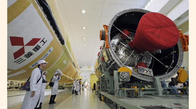 Mitsubishi Heavy Industries, Además de producir automóviles y camiones, también hace componentes para la industria aeroespacial, equipo hidráulico, maquinaria pesada, embarcaciones y misiles. Ventas por armas: US$ 3,240 millones, Ingresos totales: US$ 26,
