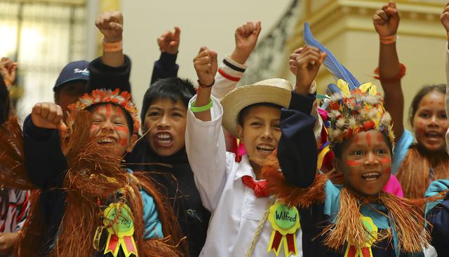 Chicos y chicas del Tinkuy en Palacio de Gobierno. Octubre de 2018. (Foto: Presidencia de la República)
