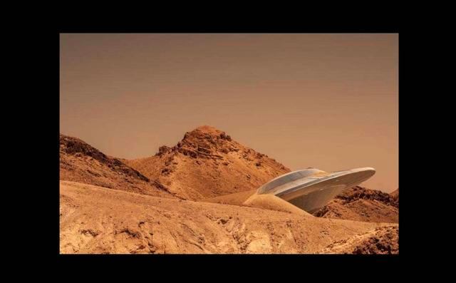 FOTO 12 | 12. Roswell es un pueblo de los Estados Unidos conocido por el famoso caso Roswell, también conocido como el incidente ovni de Roswell, el primer suceso de un avistamiento ovni, considerado como el nacimiento de la ufología moderna. En junio de 1947, un granjero descubrió los restos de lo que consideraron un platillo volante.