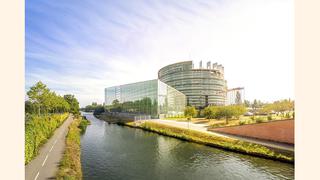 UE: Eurodiputados abogan por reforma del copyright digital y pago justo a autores