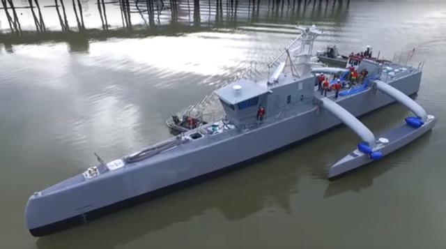 La industria naviera comercial estará observando de cerca los progresos del barco durante este período. Empresas navieras de Europa y Asia han estado analizando la creación de flotas de barcos autónomos para reducir costos y atravesar zonas plagadas de pi