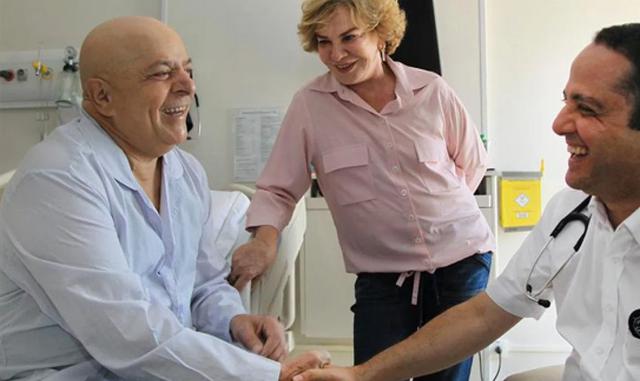 FOTO 9 | 9) Finalizando su mandato, en el 2011, a los 66 años es diagnosticado con cáncer de laringe. (Foto: tn.com)