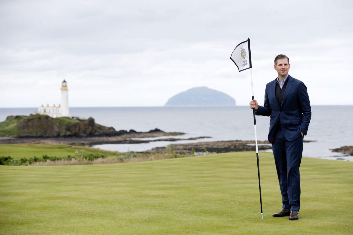 Trump en los campos de golf de Escocia. (Foto: Bloomberg)
