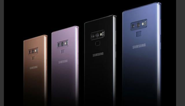 FOTO 3 | Aspecto: Los nuevos aparatos de Samsung tienen marco de aluminio y cuatro colores: azul marino, púrpura lavanda, negro profundo y cobre metálico. El marco de acero inoxidable del iPhone X puede ser plateado o gris espacial. (Foto: Telecom)